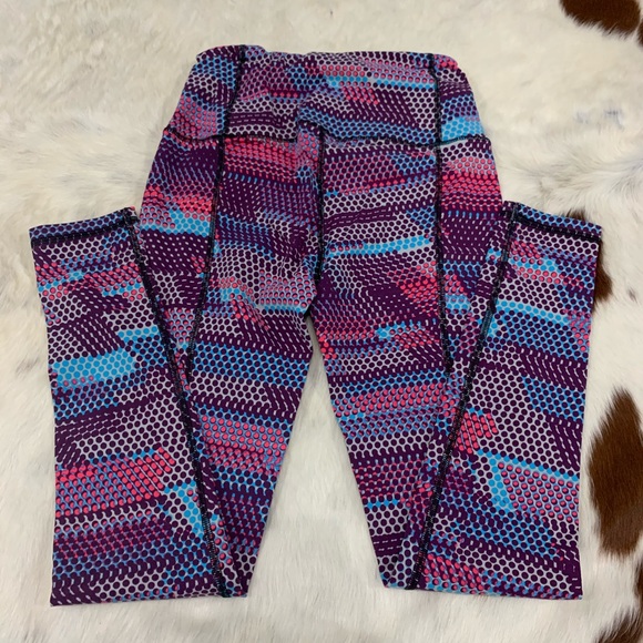 VICTORIA’S SECRET Sport Leggings!! - Picture 2 of 3